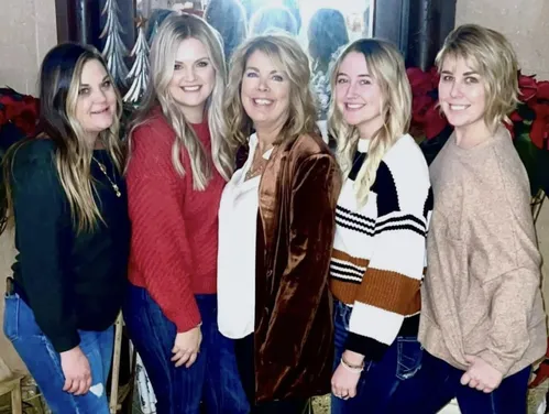 Group photo of stylists from Tangles Salon in Keokuk